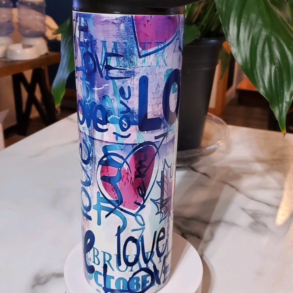 Love Graffiti Art 20oz Tumbler with duo lids 🎉sale